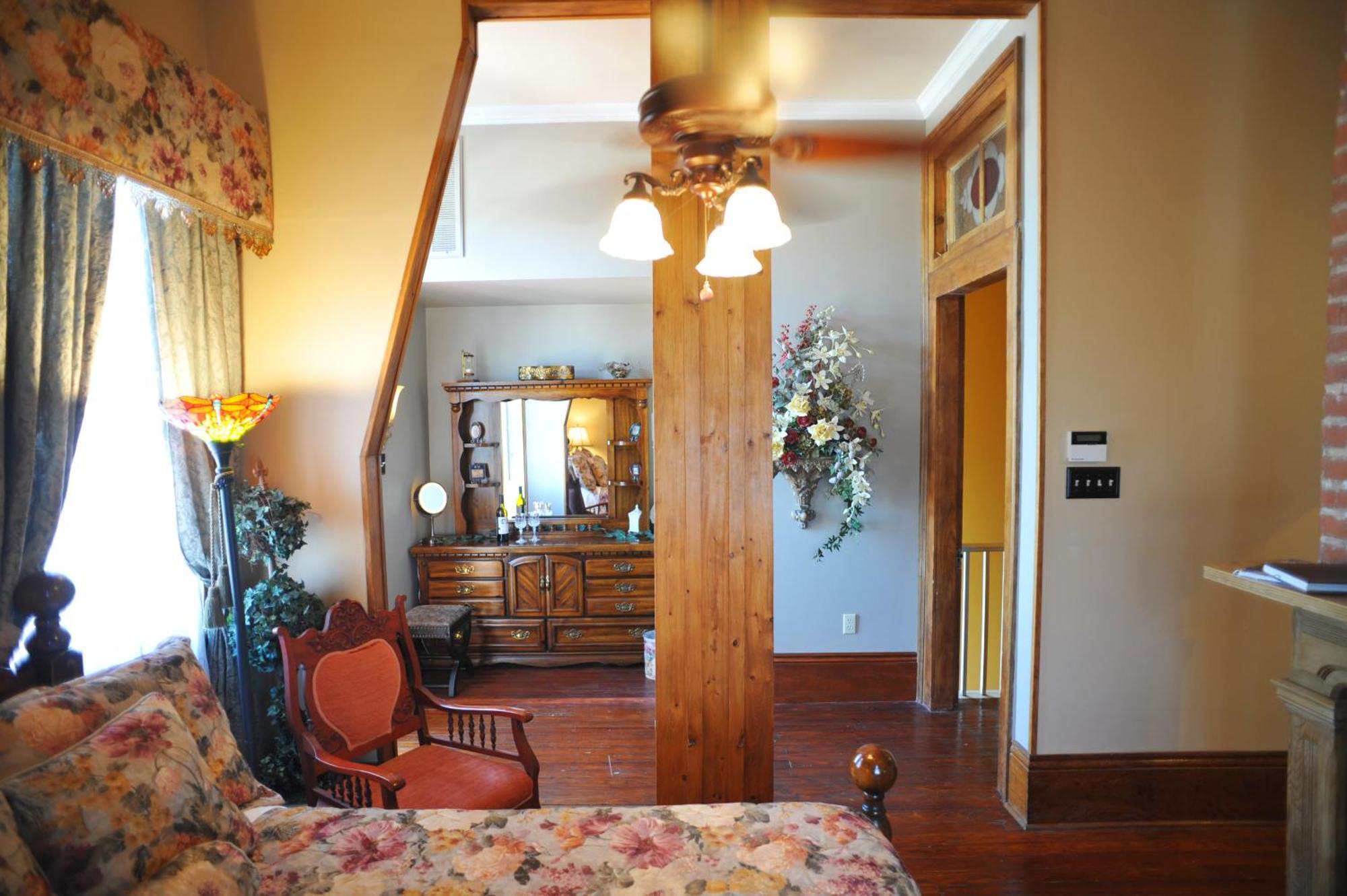Hh Whitney House - A Bed & Breakfast On The Historic Esplanade New Orleans  Kültér fotó